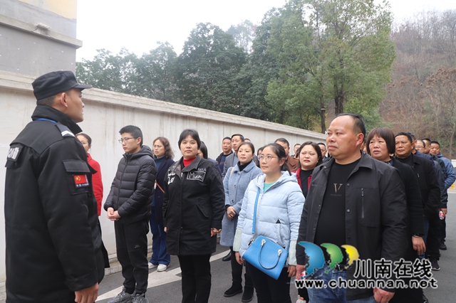 泸县玉蟾街道：参观廉政警示教育基地，筑牢拒腐防变思想防线