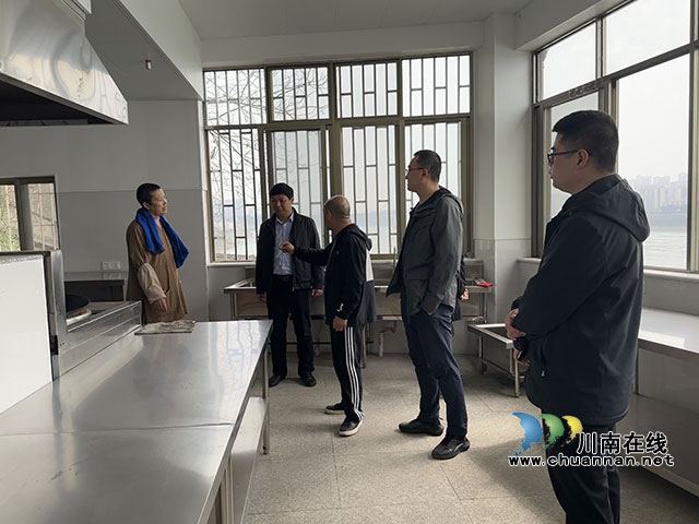 江阳区华阳街道对清泉寺消防及食品安全进行检查