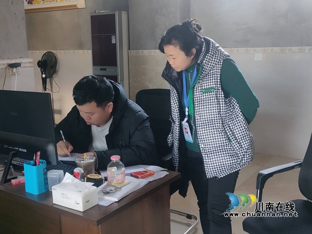 泸县百和镇开展根治欠薪春季行动
