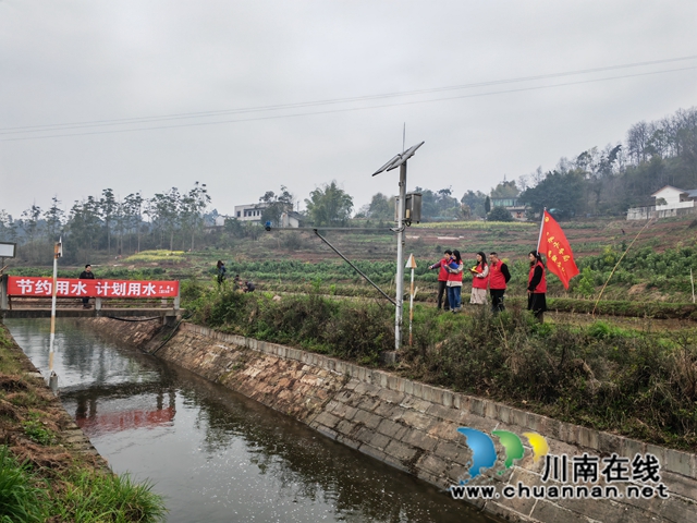 观测放水水量（曾佐然摄）.jpg