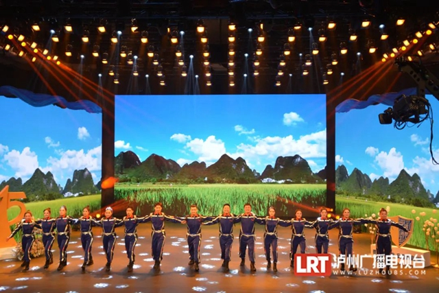 发布“红黑榜”、十大消费维权典型案例......泸州“3·15国际消费者权益日”主题晚会举行(图4) 4.jpg