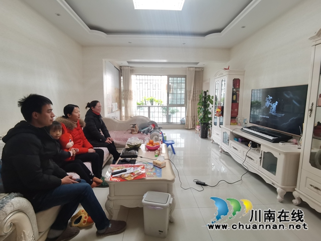 龙马潭区小市街道：聚焦“三问三清”，开展廉政家访