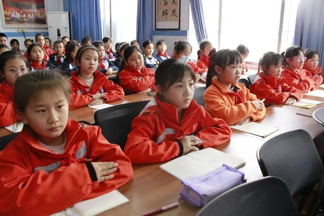 泸法麒麟·校园行 | 播撒法治种子 照亮成长之路(图11) 11.jpg