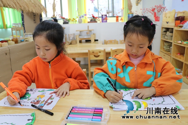 叙永县叙永镇永宁幼儿园开展“爱护环境，保护鸟类”教育活动