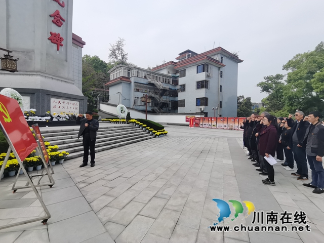 龙马潭区小市街道下大街社区：文明祭祀，绿色清明