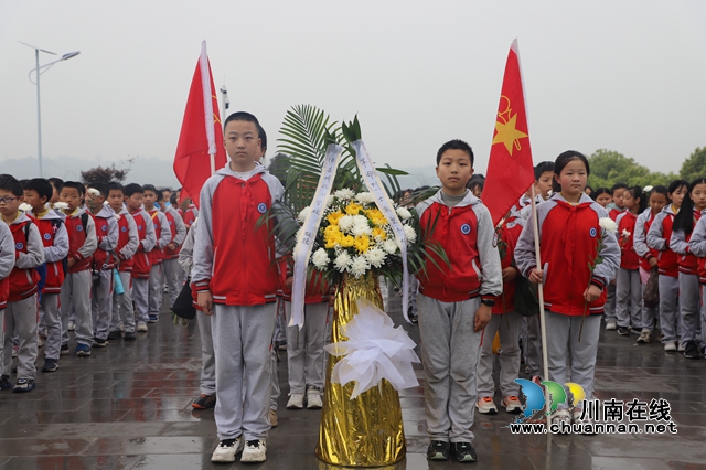 泸县玉蟾街道：梨花风起正清明，缅怀英烈敬英雄