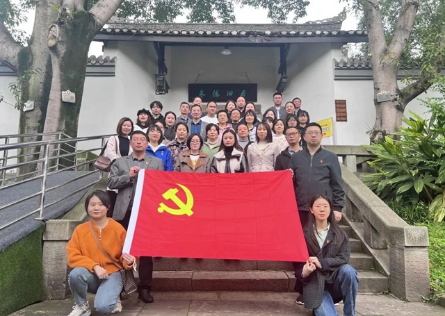 龙马潭区法院：追寻先烈足迹，赓续红色基因