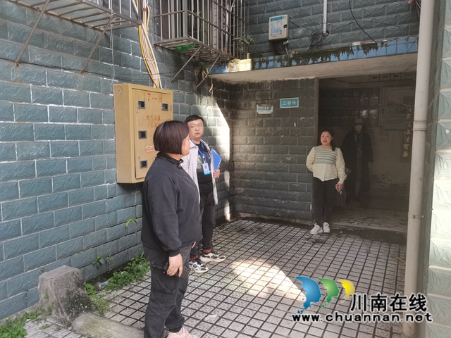 泸县百和镇开展清明节前消防安全检查暨消防安全宣传行动(图2) d4fa1fb709bbb3cbc3b3bcd85f26ca0.jpg