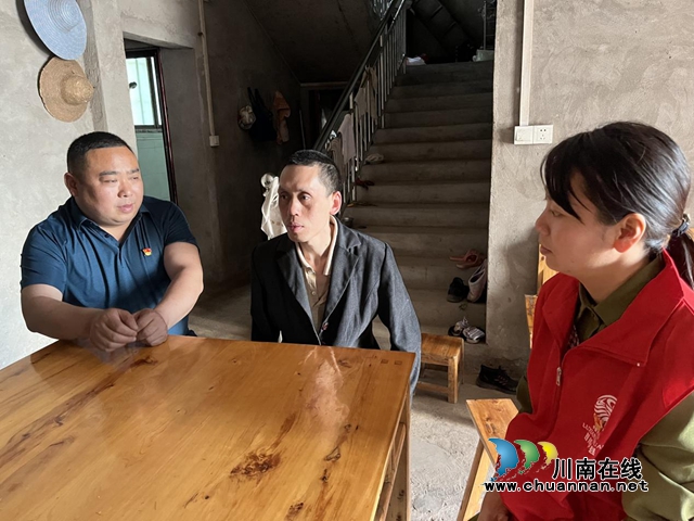 泸县玉蟾街道开展入户走访“谈心谈话”活动