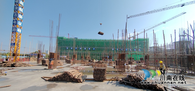 泸县经开区：全力以赴拼经济 铆足干劲搞建设