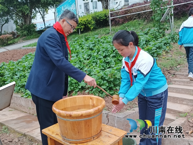 春暖花开季，春耕正当时｜泸县云龙镇上坪学校举行“春耕”仪式