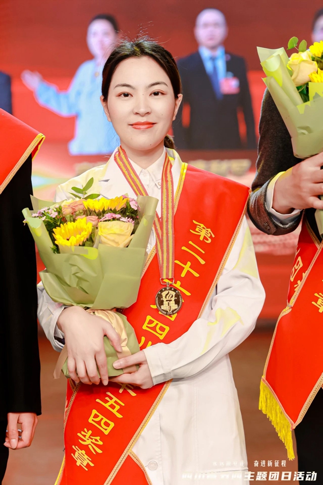 奖章2.jpg