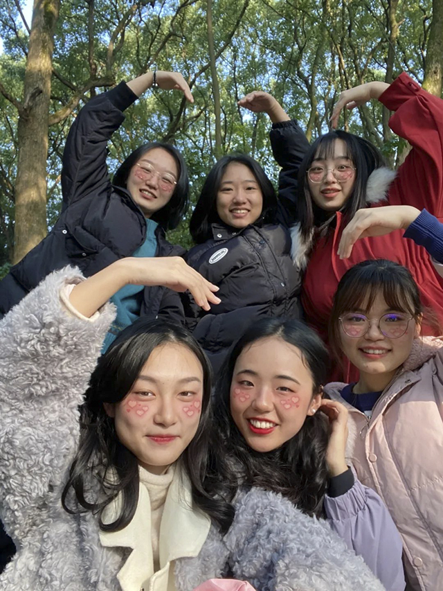 6朵“金花”齐上名校！3605学霸寝室含“研”量100%