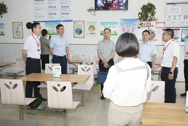 合江县中医医院迎接省级节约型公共机构示范单位专家检查