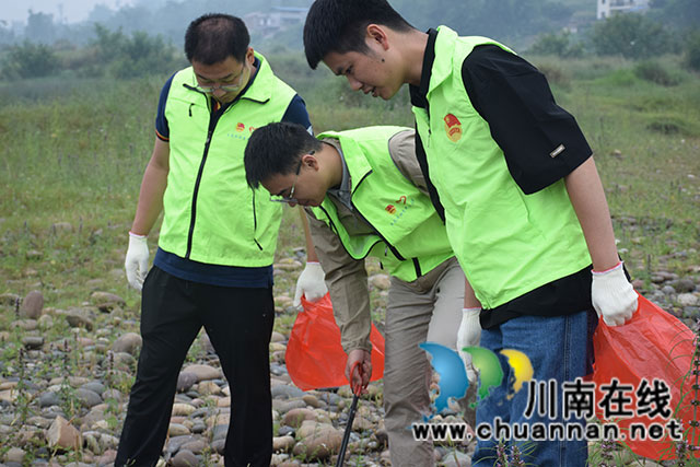 保护母亲河┃泸县百和镇“河小青”在行动(图2) DSC_0380.jpg