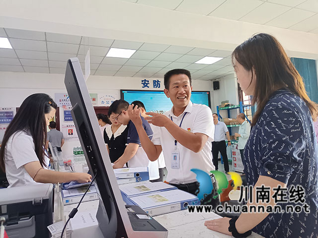 省农民工工作领导小组赴泸县开展省级村（社区）农民工综合服务示范站考察