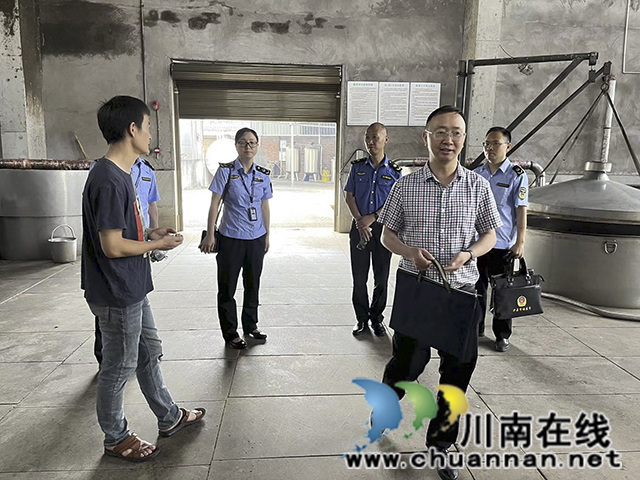 泸州市市监局到泸县云龙镇开展现场检查工作