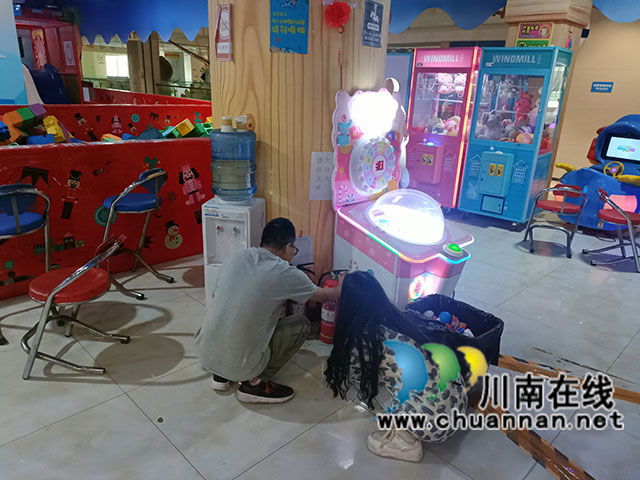 泸县玉蟾街道开展文化娱乐场所专项检查行动(图2) 微信图片_202305261550141.jpg