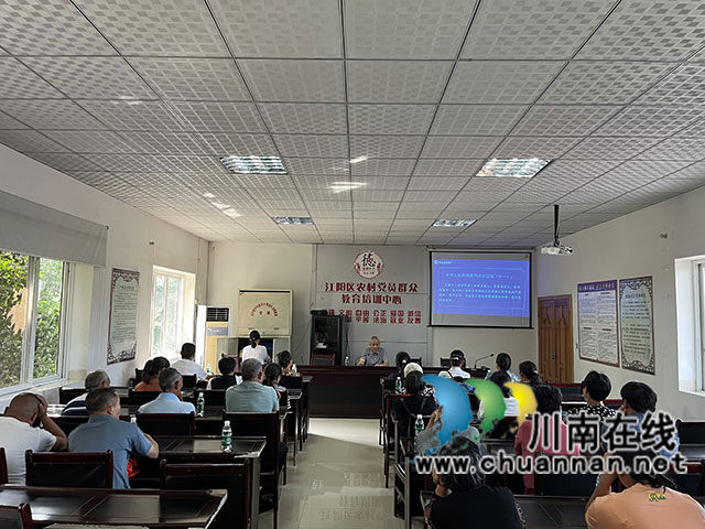 泸州市民政局未成年人保护法治宣传队伍走进江阳区华阳街道西岸村