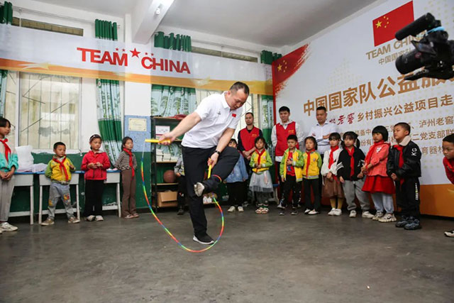 泸州古蔺:体育健儿边远学校当“师”传技(图2) 2.jpg