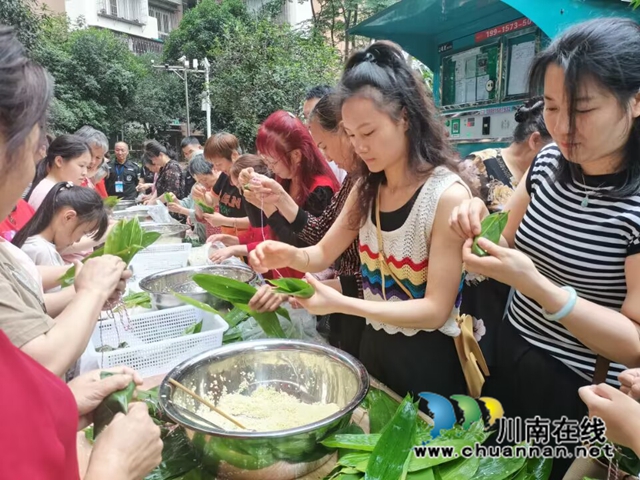 龙马潭区小市街道杜家街社区：淡淡棕叶香，浓浓邻里情