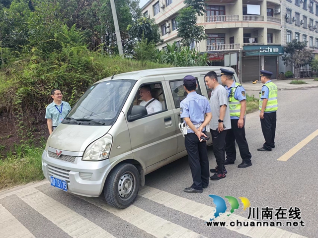 泸县百和镇开展道路交通“五统一、五联动”联合执法行动