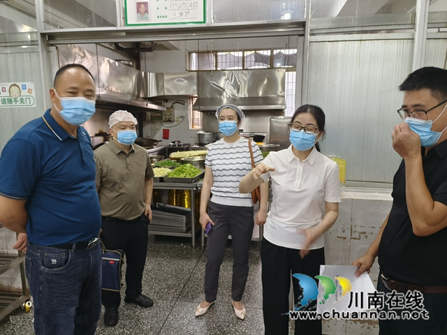 市委编办主任周岚带队到泸县建校督导检查食品安全“两个责任”落实情况