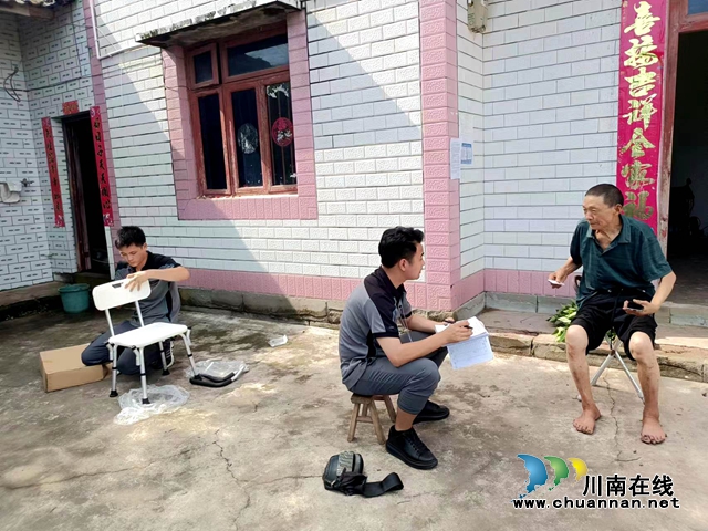泸县立石镇:民心守护 | 适老化改造,情暖“夕阳”(图3) cf959a6ebfaf64b7778107b5d72e171.jpg