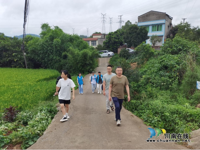 江阳区残联督导残疾人居家托养服务工作