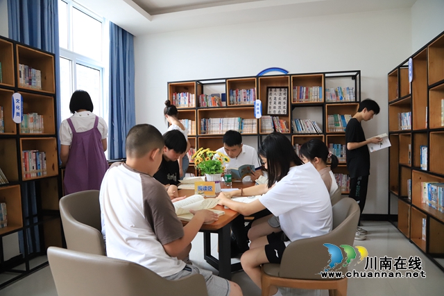 泸县云龙镇开展“方寸之间，可闻墨香”读书分享会