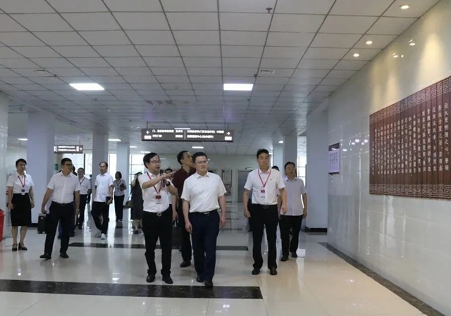 西南医大中医院党委书记李志一行到合江县中医医院调研指导工作