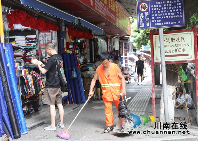 刘华德正在工作.JPG