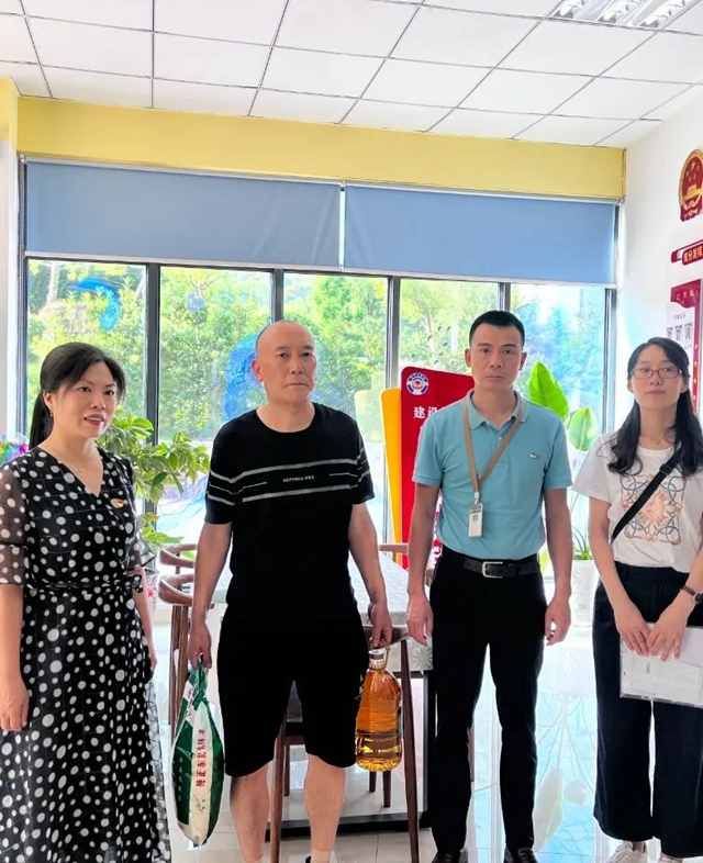 泸州福欣医院:“八一”慰问暖人心,拥军爱军显真情!(图8) 8.jpg