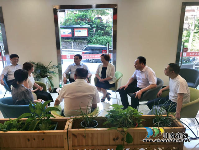 省人力资源社会保障厅刘晓博副厅长一行到合江调研高校毕业生等青年就业创业工作