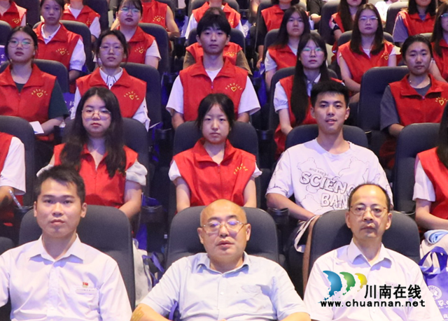 泸县玉蟾街道朝阳社区召开2023年暑期志愿服务总结会