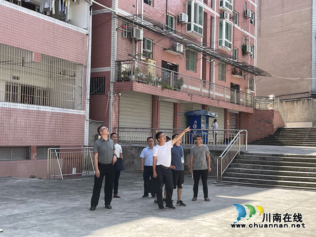 泸县教育和体育局检查泸县六中开学工作