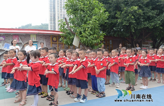 4.学习七步洗手法.jpg