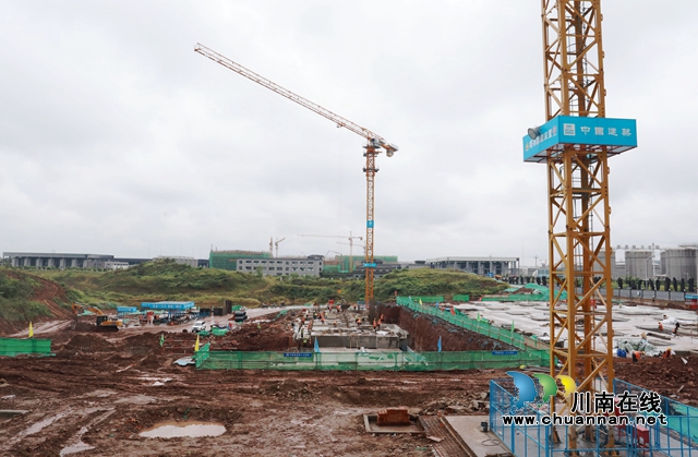 郎酒泸州浓酱兼香产区龙马庄园项目施工现场.JPG