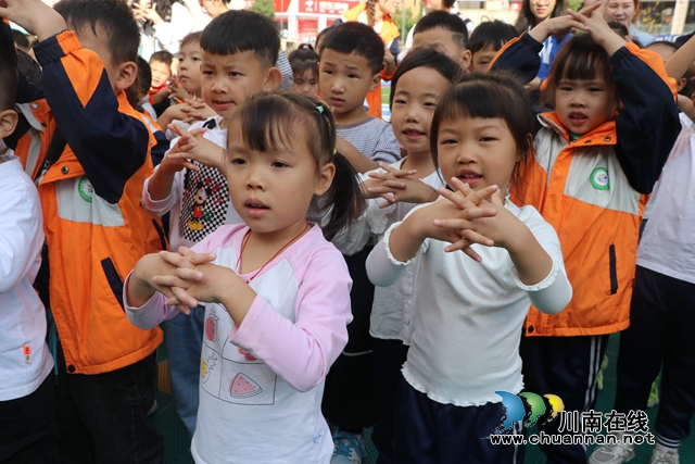 幼儿练习七步洗手法.JPG