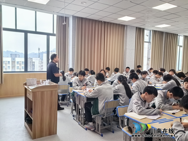 泸州四十正当红 校长晒课领先锋 | 纳溪护国中学成功承办纳溪区第三学区“育本课堂”校长晒课活动(图5) 图片5.png