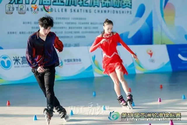 滑得溜溜转！17岁内江妹儿在亚洲相当厉害