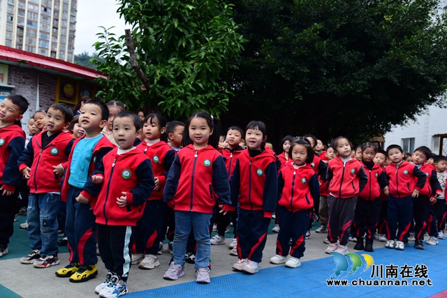 4.幼儿舞蹈.JPG