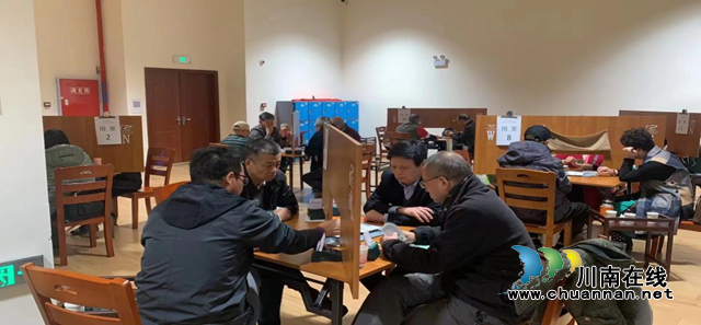 泸州代表队在四川省首届老年文化艺术节全民健身赛事桥牌比赛项目中获佳绩