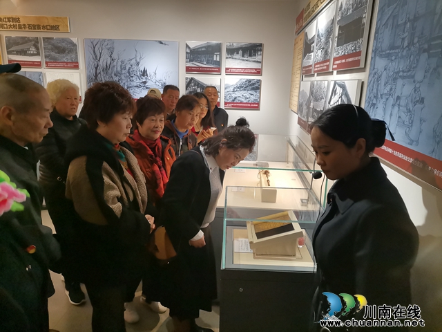 江阳区华阳街道竹苑社区：追寻红色足迹 坚定理想信念
