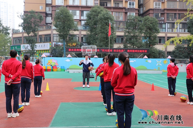 老师讲解（陈聪蓉）.JPG