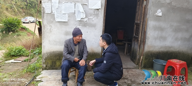 共和--帮扶童贵峰家1.jpg