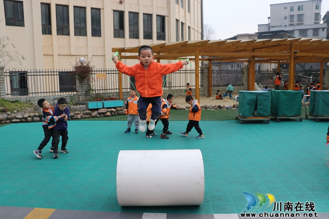 幼儿活动.JPG