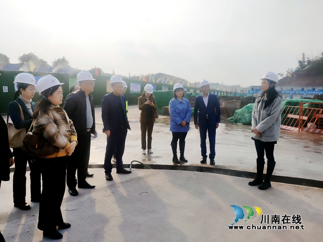 参观2.jpg
