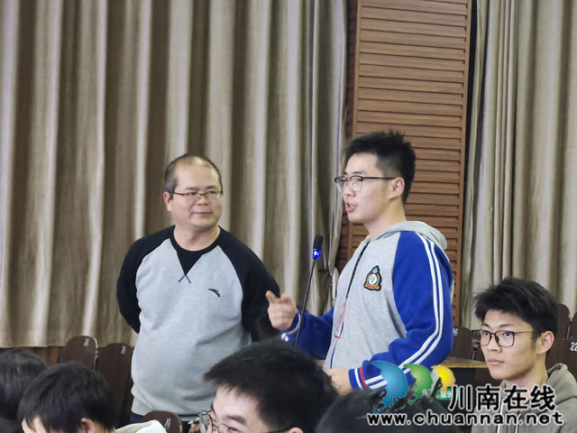 减压赋能 助力高考┃合江中学高三年级开展心理健康知识专题讲座(图2) 2.jpg