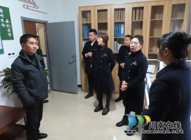 泸州市殡仪馆开展岁末年初安全大检查(图2) 检查2.jpg